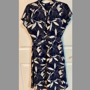 Ladies Dress, Banana Republic, Size 4, Navy Blue white purple long short sleeve